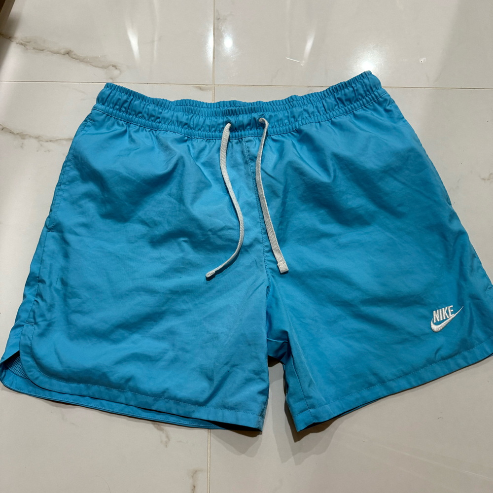 Nike Woven Flow Shorts Blue 6” Length Medium